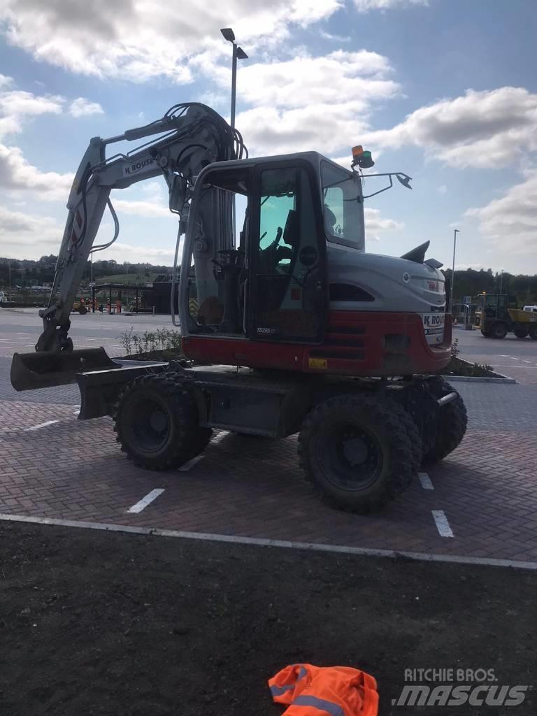 Takeuchi TB295W Bagri na kolesih