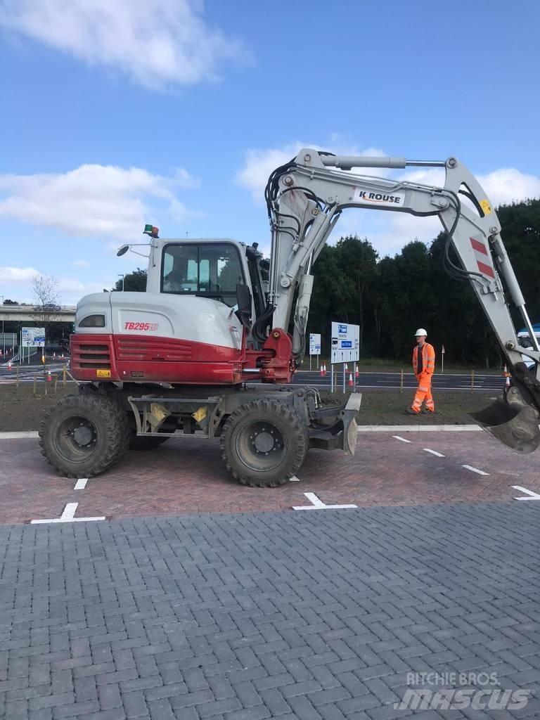 Takeuchi TB295W Bagri na kolesih