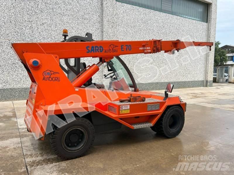  Sard E70 Druga dvigala/žerjavi