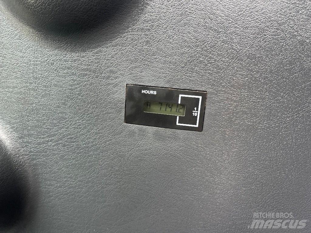 Hyundai HX 145 LCR Bagri goseničarji