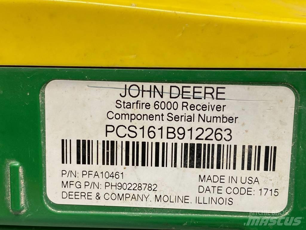 John Deere 6215 R Traktorji
