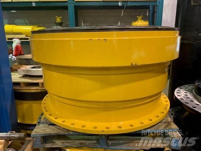 Komatsu 830 E Zglobni demperji