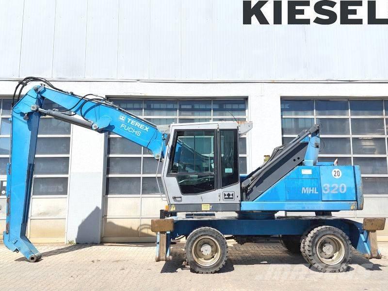 Fuchs MHL 320 Bagri za prekladanje primarnih/sekundarnih surovin