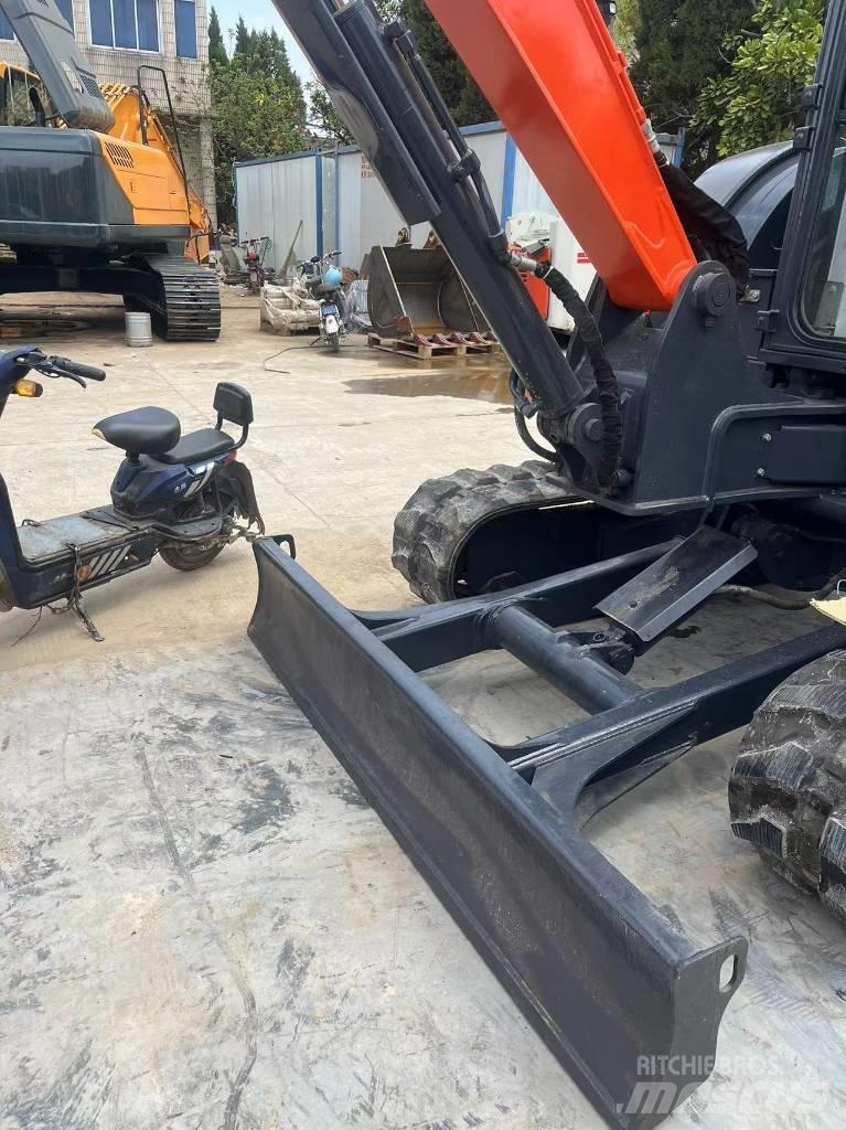 Hitachi zx55USR Mini bagri <7t