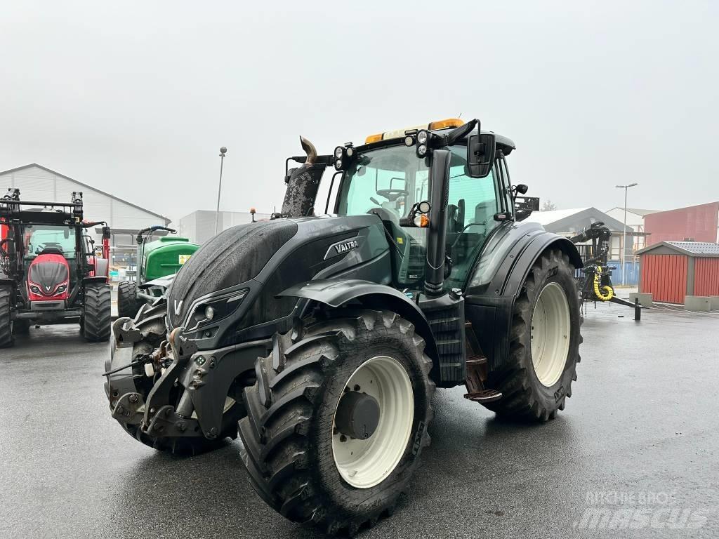 Valtra T 214 D Traktorji