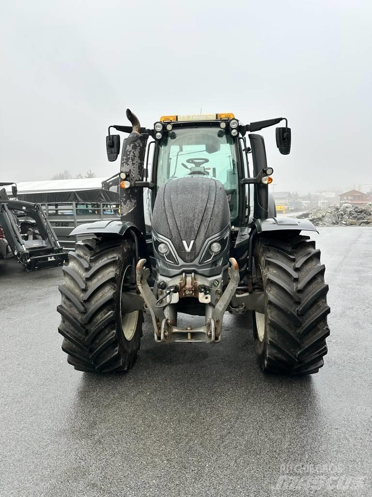 Valtra T 214 D Traktorji