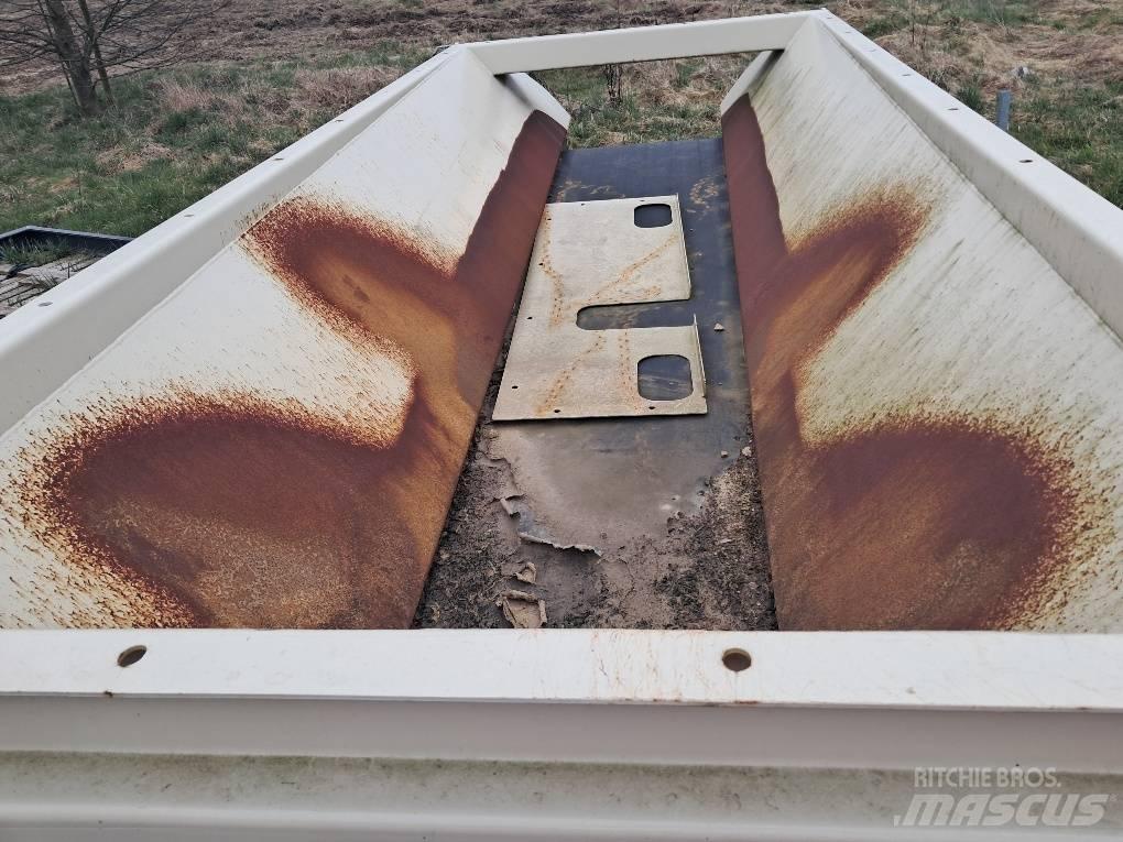 Metso ST 4.10 Rezervni deli za opremo za kamnolome, ravnanje z odpadki in recikliranje