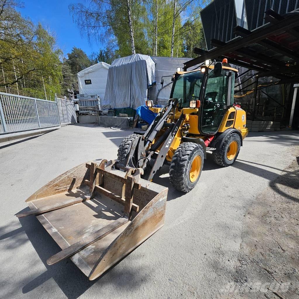 Volvo L25f Kolesni nakladalci