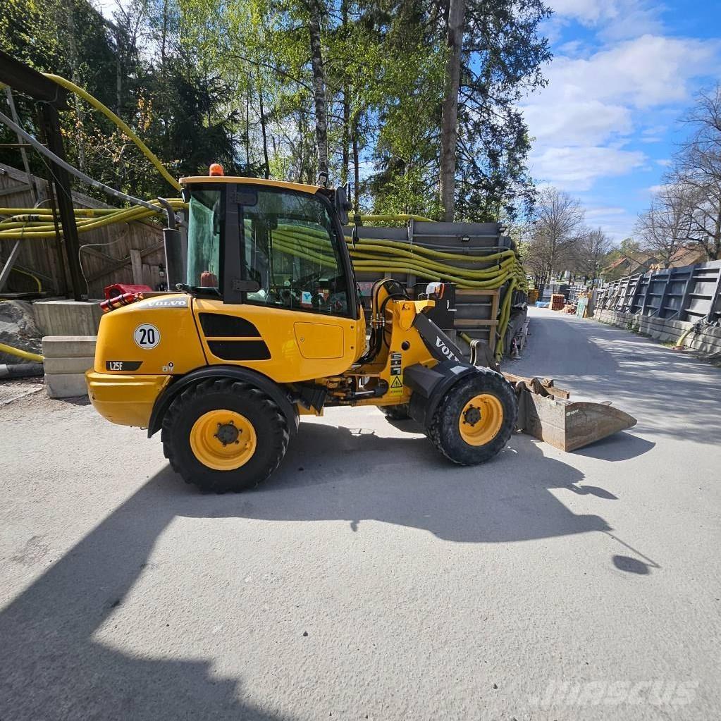 Volvo L25f Kolesni nakladalci