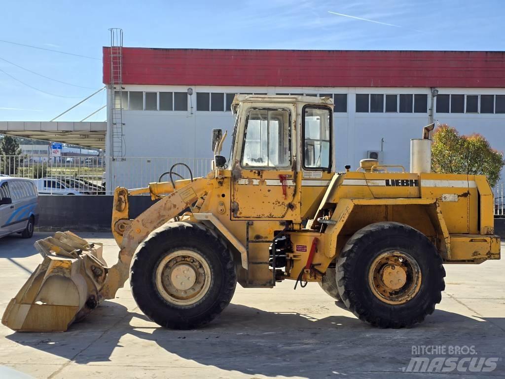 Liebherr L521 Kolesni nakladalci
