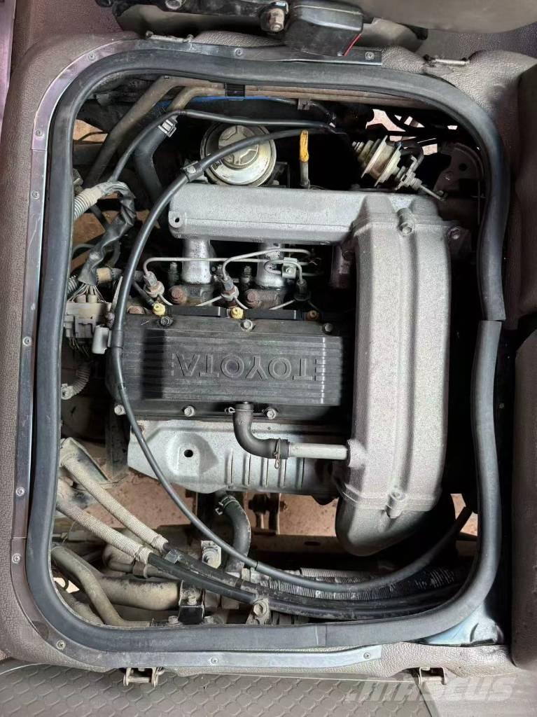 Toyota Coaster Bus Mini avtobusi