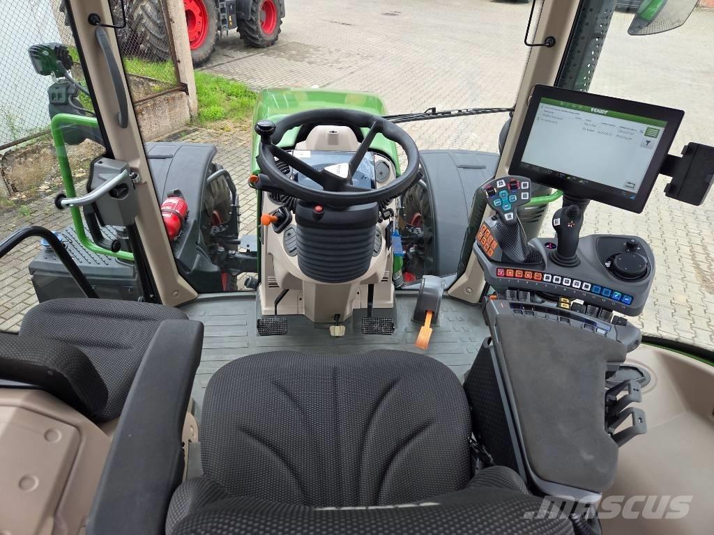 Fendt 724 Vario Traktorji