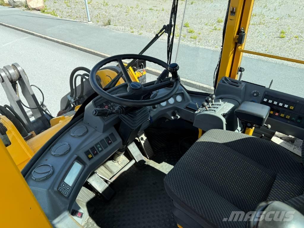 Volvo L 70 C Kolesni nakladalci
