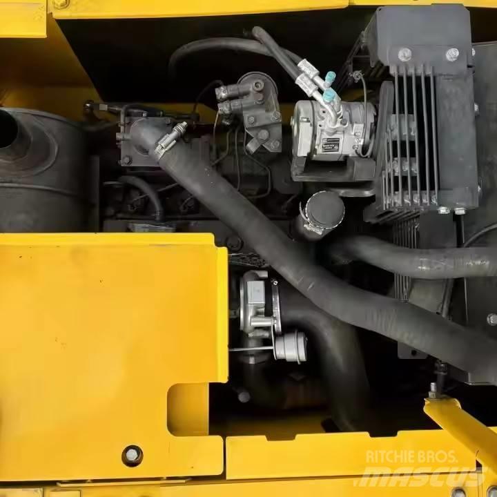 Komatsu PC 130 Bagri goseničarji