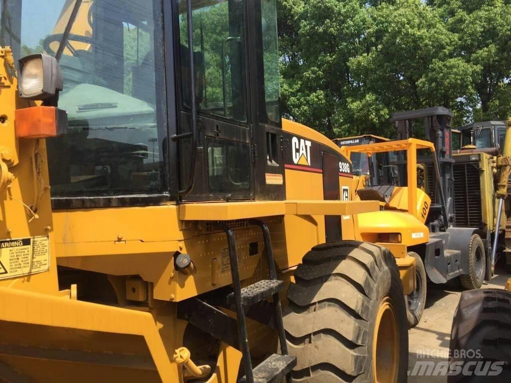 CAT 938 G Kolesni nakladalci