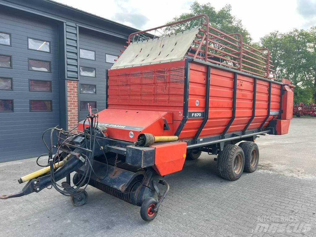 Deutz-Fahr F 570 Samonakladalne prikolice