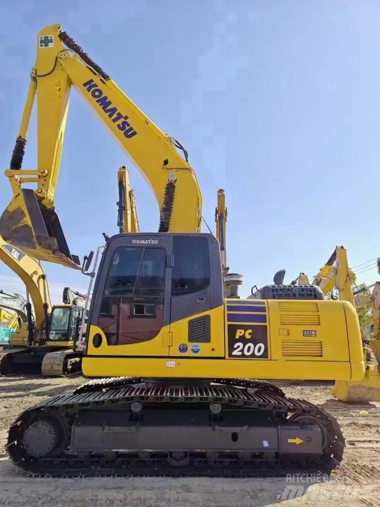 Komatsu PC 200-8 Bagri goseničarji