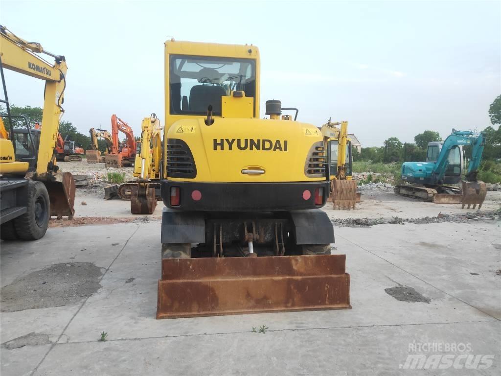 Hyundai R60W-7 Bagri na kolesih