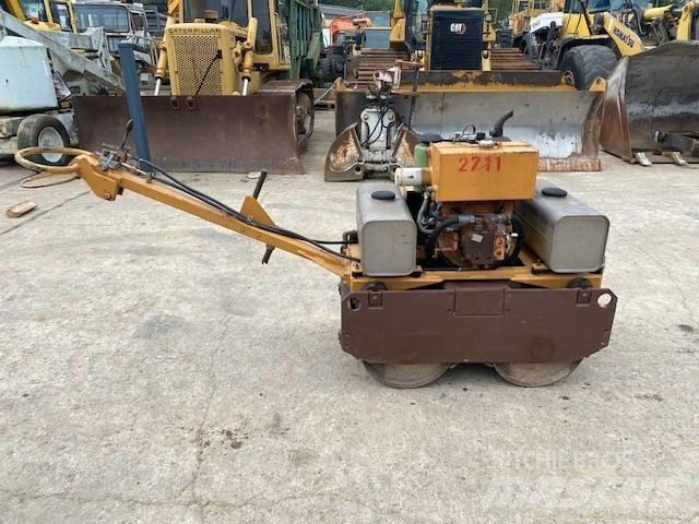 CASE Vibromax W 70 Dvojni valjarji