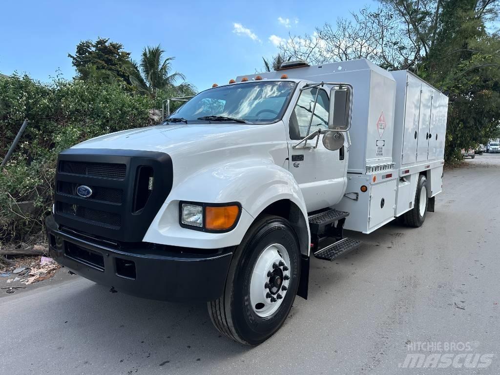Ford F 750 XLT Tovornjaki cisterne