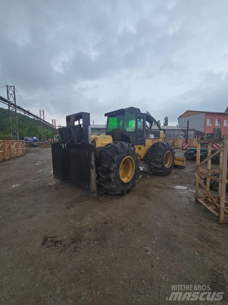 CAT 525 C Skiderji