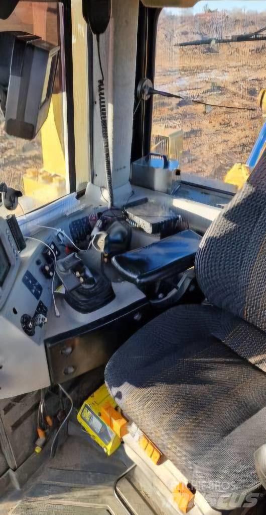 CAT D 8 T Buldožerji goseničarji