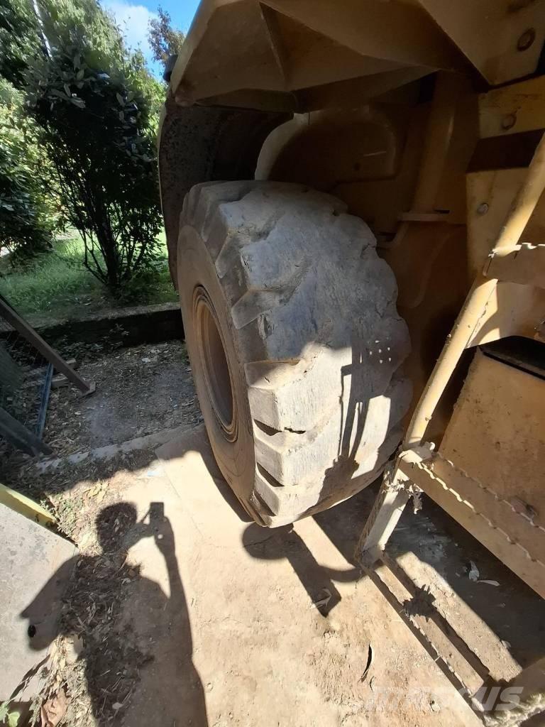 CAT 930 G Kolesni nakladalci