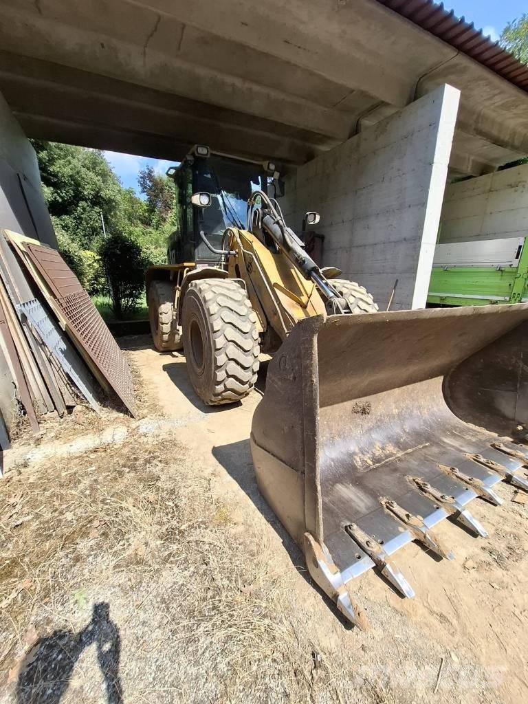 CAT 930 G Kolesni nakladalci