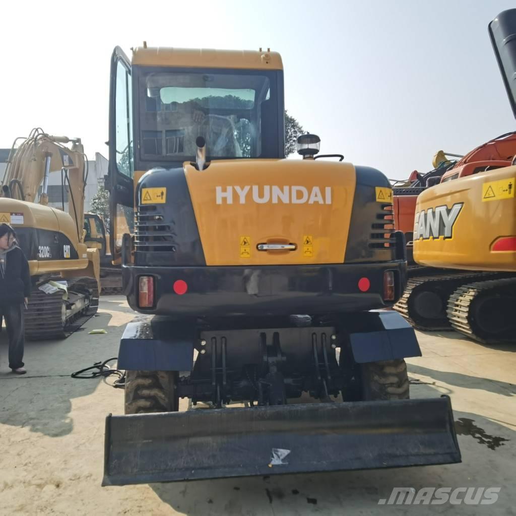 Hyundai R60W-9 Bagri na kolesih