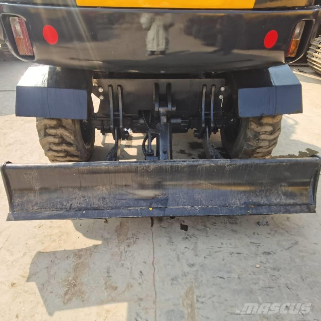 Hyundai R60W-9 Bagri na kolesih