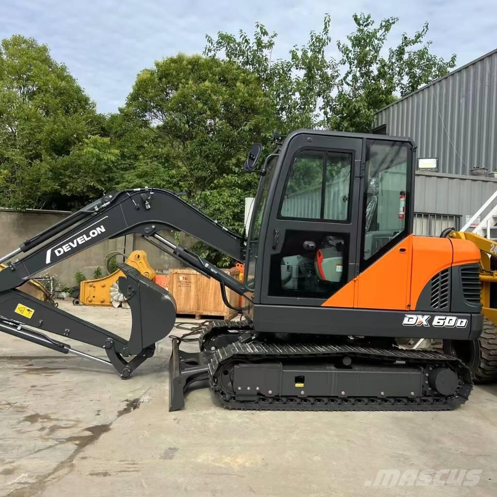 Develon DX 60 D Bagri goseničarji