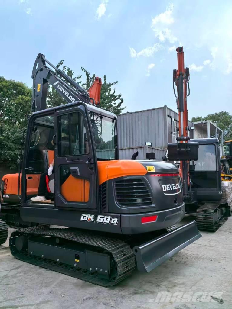 Develon DX 60 D Bagri goseničarji