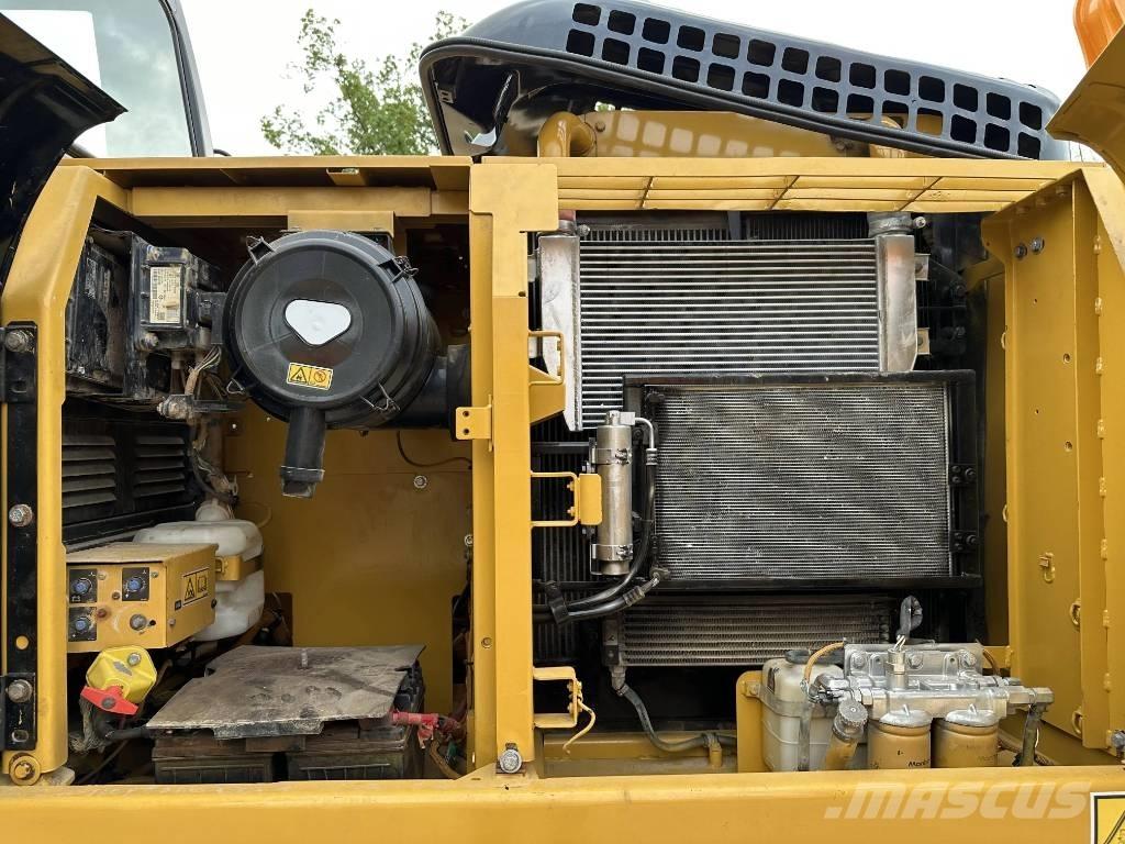 CAT 320D2 Bagri goseničarji
