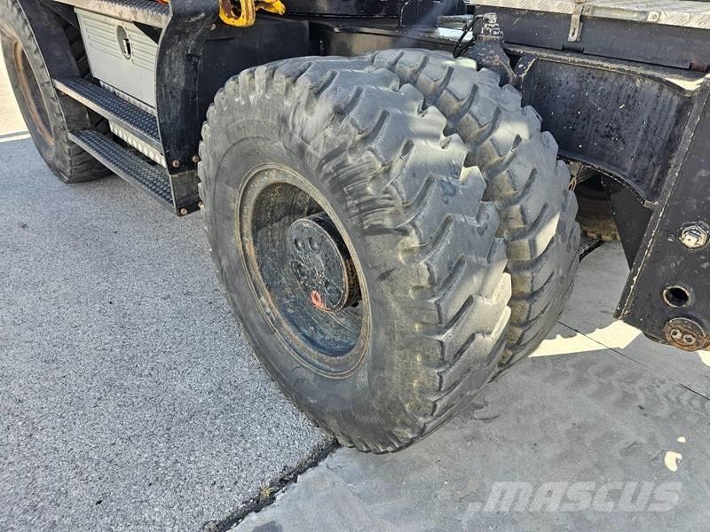 Liebherr A 900 C ZW Bagri na kolesih