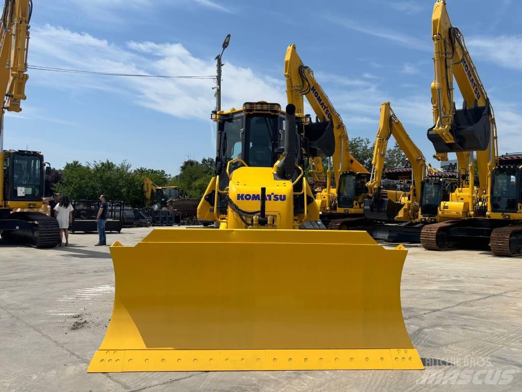 Komatsu D61EX-24E0 Buldožerji goseničarji