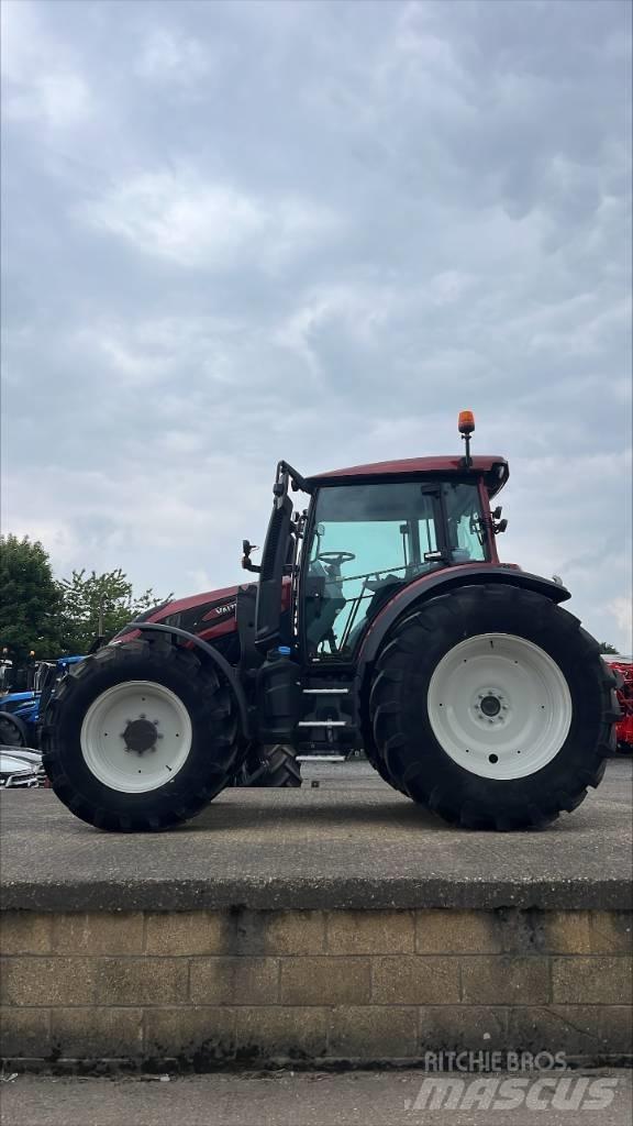 Valtra G 135 A Traktorji