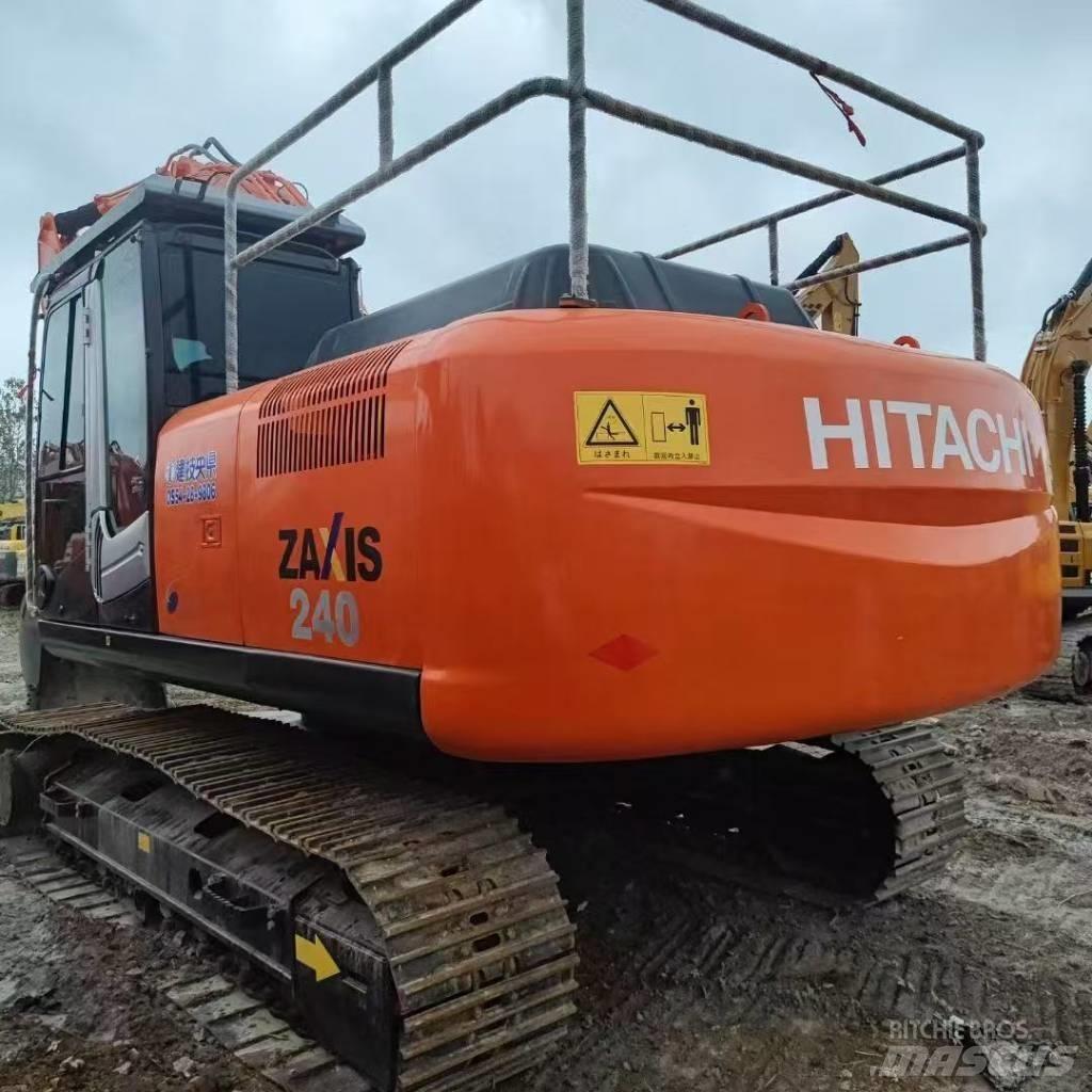 Hitachi 240-3 Bagri goseničarji