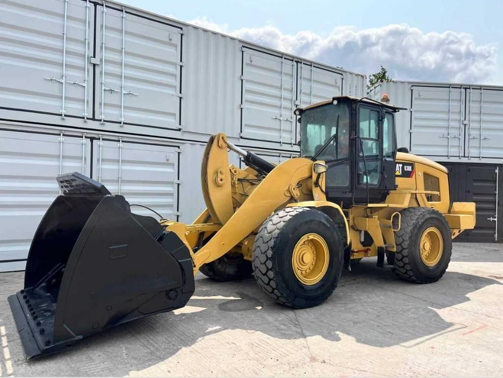 CAT 938 K Kolesni nakladalci