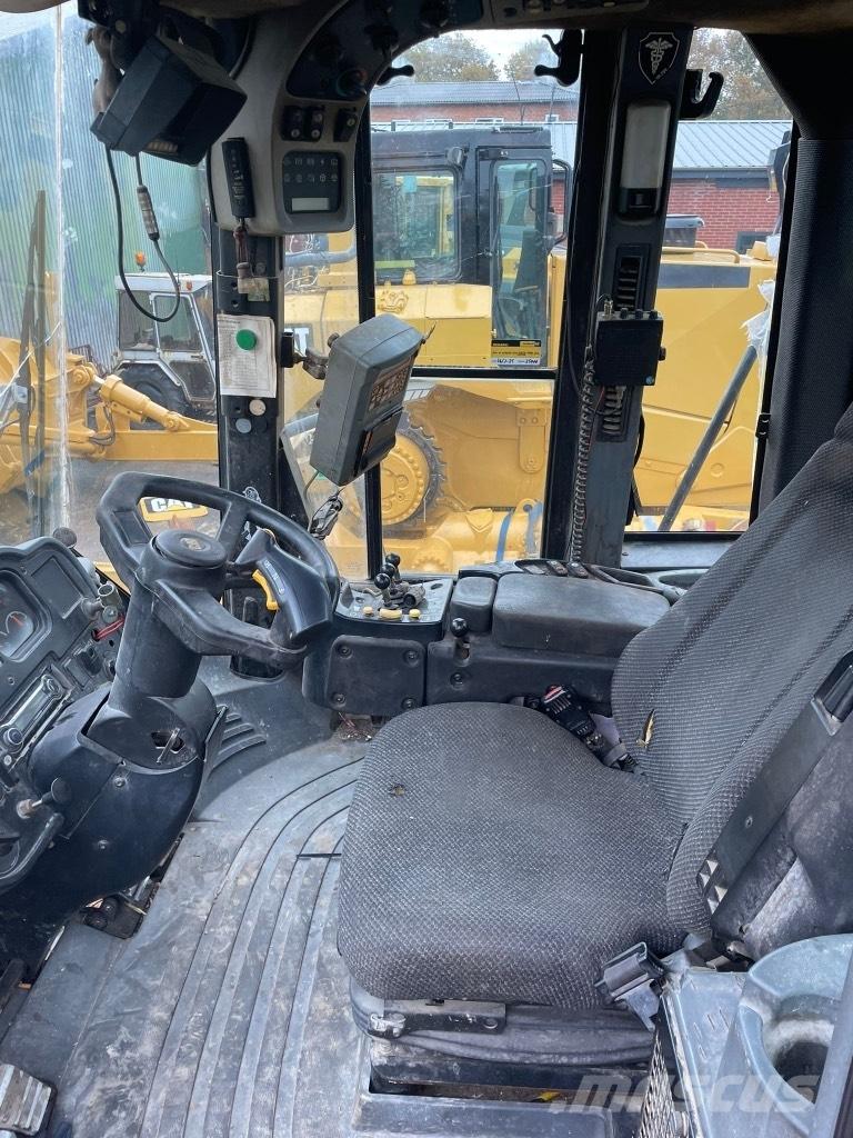 CAT 972H Kolesni nakladalci