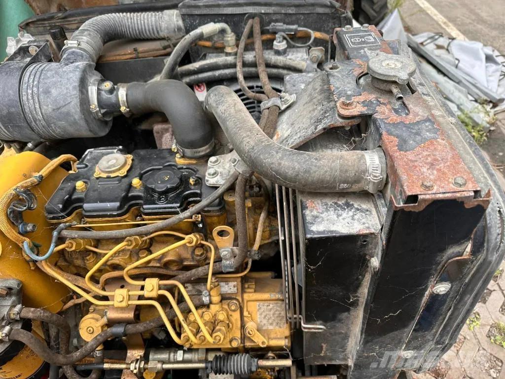 CAT CB-225E Drugi valjarji