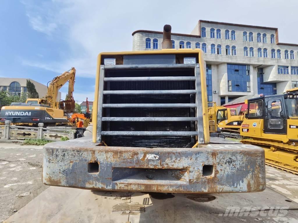 Komatsu WA 500 Kolesni nakladalci
