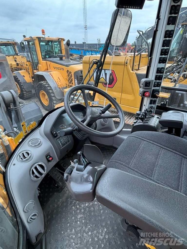 Volvo L90G Kolesni nakladalci