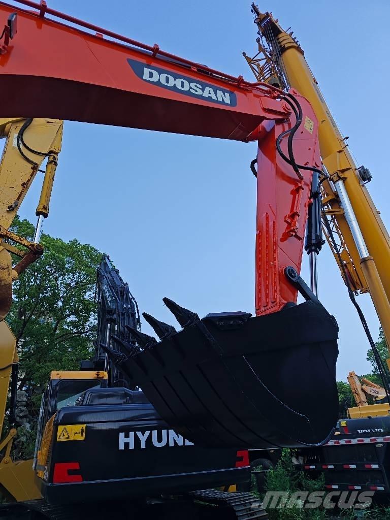 Doosan DX 300 LC Bagri goseničarji