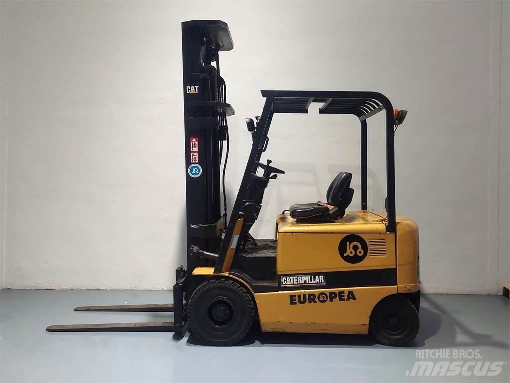CAT EP25K PAC Električni viličarji
