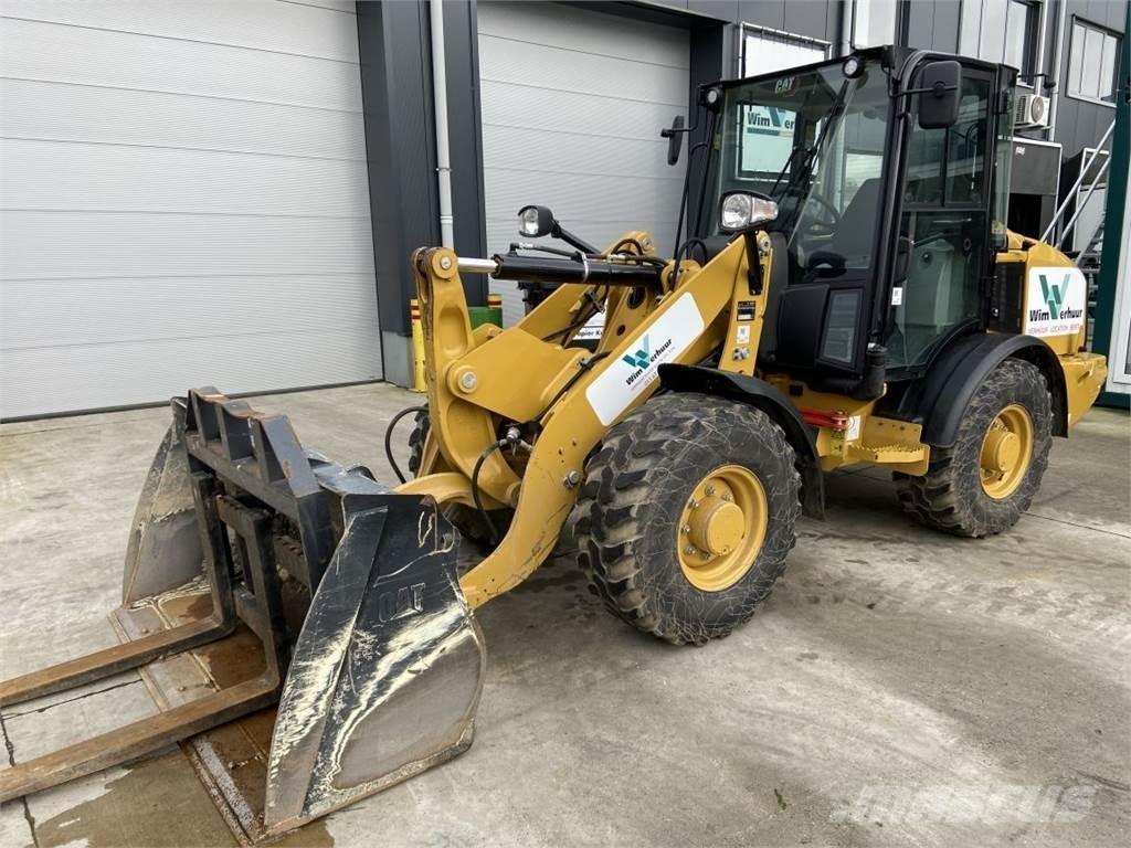 CAT 906M (7164) Večnamenski nakladalci