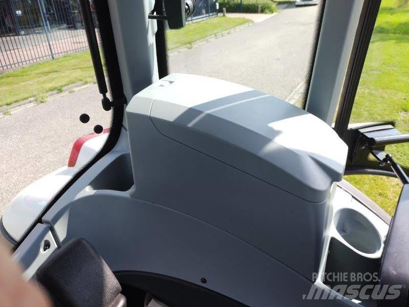 Valtra T 175 A Traktorji