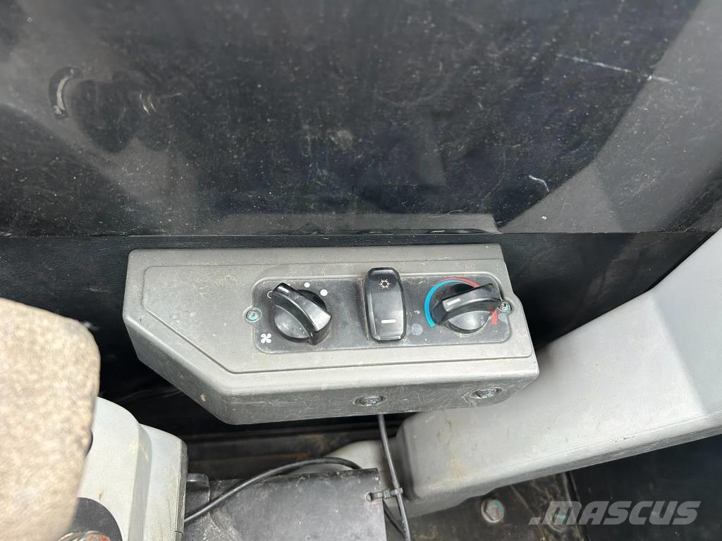 CAT 305.5 Bagri goseničarji