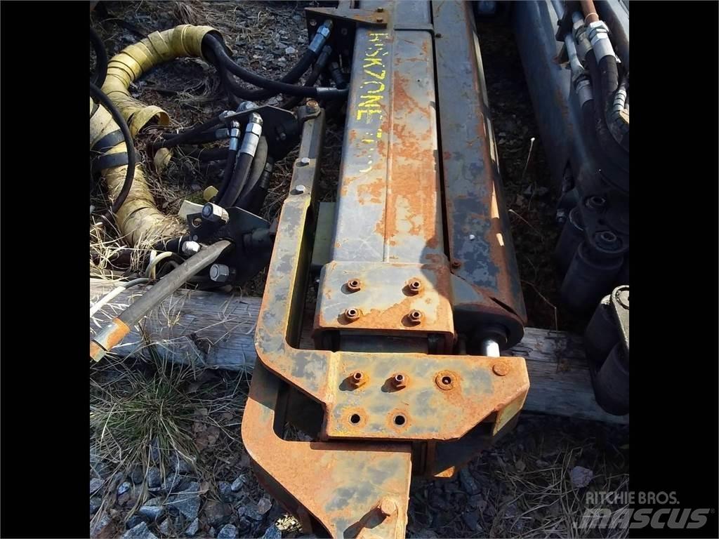 John Deere 210 Dvigala za gozdne kombajne