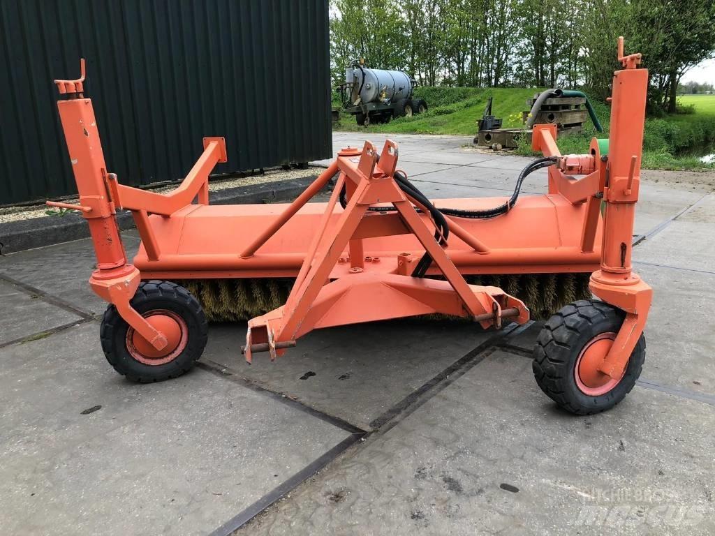 Holaras H-220-V-FR Cestni pometači