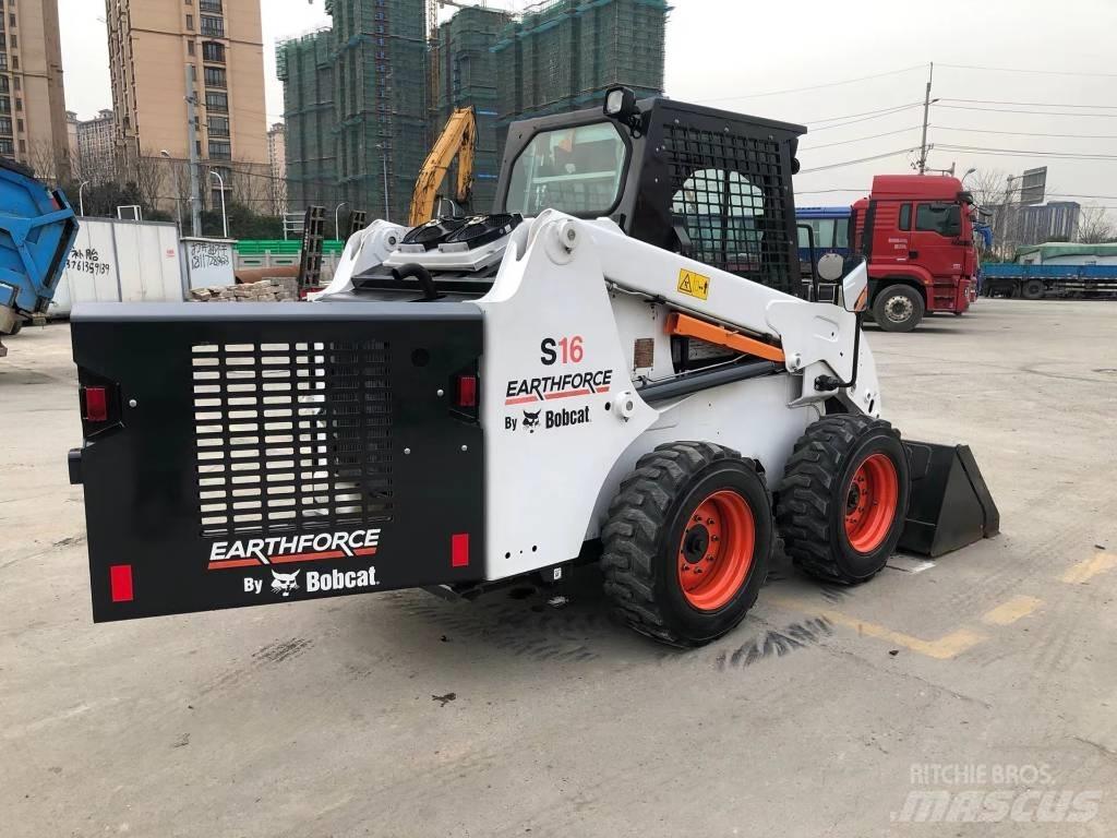 Bobcat S16 Skid steer mini nakladalci